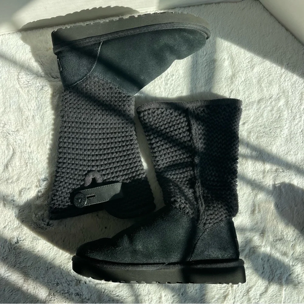 UGG Black Knit and Suede Winter Boots Women Size 5